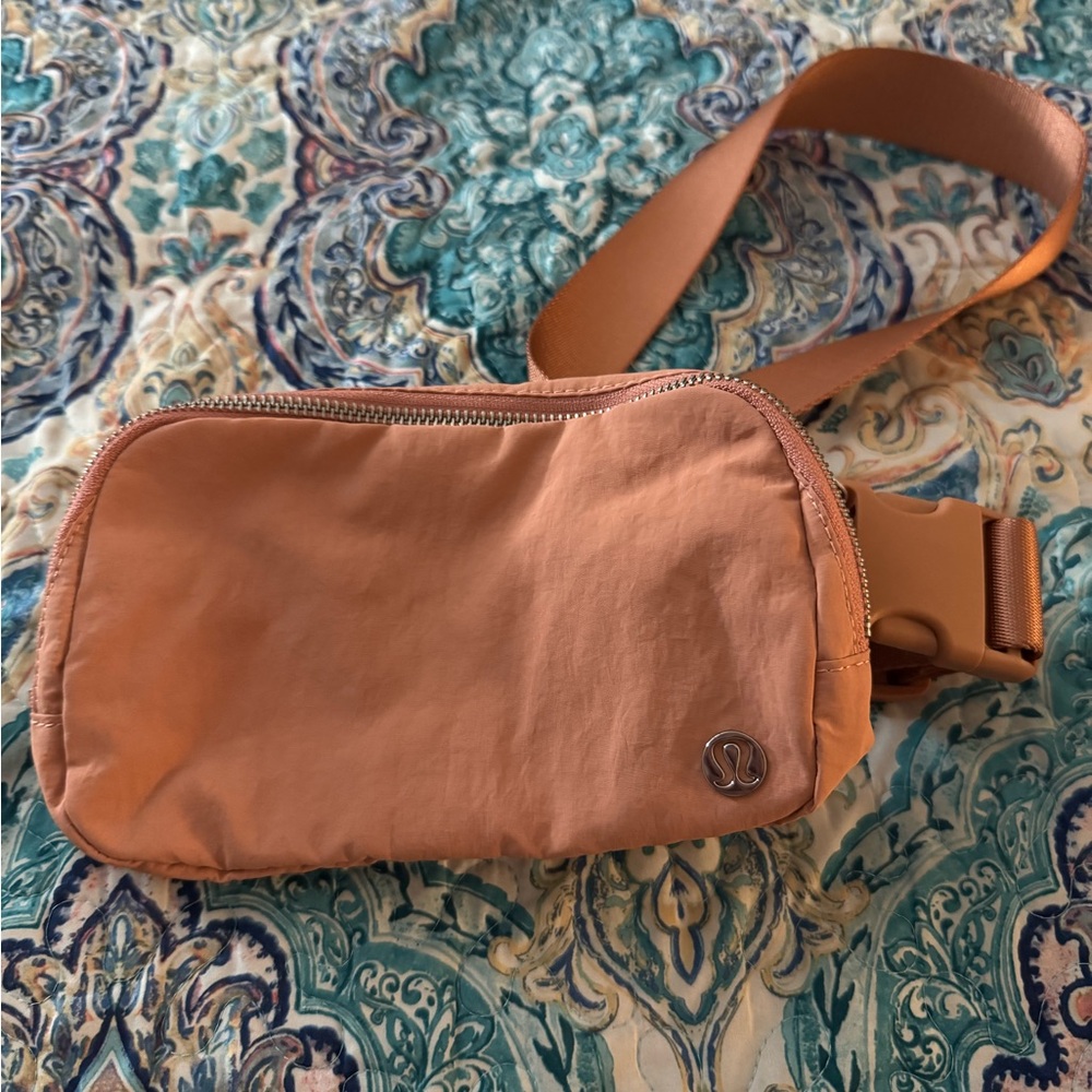 Lululemon Beltbag - Picture 5 of 6